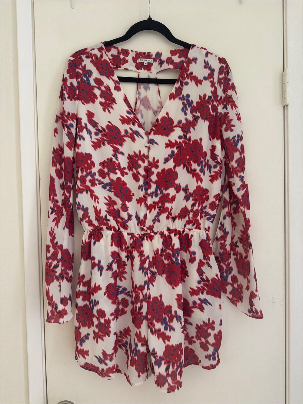 Le Lis Blanc V-Neck Floral Romper in Red/White size 38